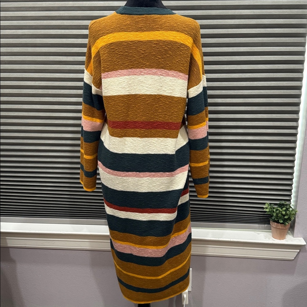 Madewell Drop-Shoulder Sweater Midi
Dress in Stripe - Picture 8 of 8